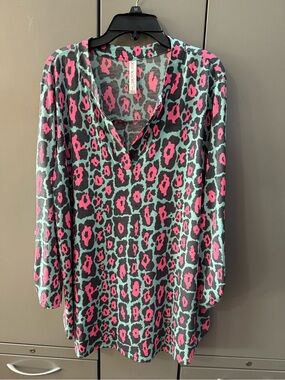 V-Neck Leopard Print Blouse in Pink and Teal